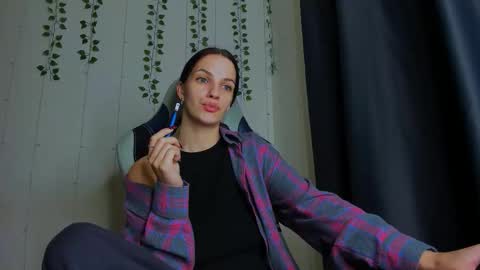 Snapshot of karla_lim chatting on 11/11/25, 07:25 karla_lim online show from 11/11/25, 07:25