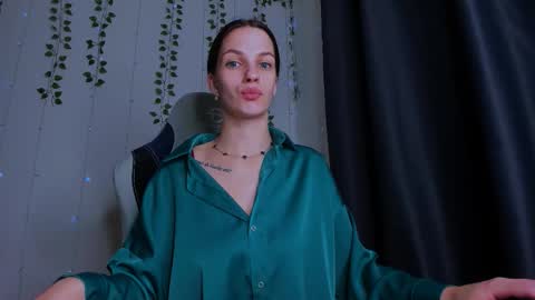 Snapshot of karla_lim chatting on 11/12/25, 07:03 karla_lim online show from 11/12/25, 07:03