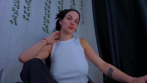 Snapshot of karla_lim chatting on 11/29/25, 09:29 karla_lim online show from 11/29/25, 09:29