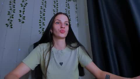 Snapshot of karla_lim chatting on 12/17/25, 10:27 karla_lim online show from 12/17/25, 10:27