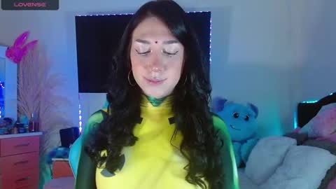 Snapshot of karla_zambrano chatting on 12/19/24, 10:10 karla online show from 12/19/24, 10:10