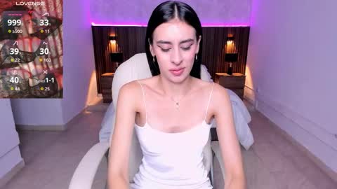 Karlaa  online show from 11/28/25, 11:02