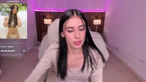 Snapshot of karlaa_james chatting on 06/19/26, 11:14 Karlaa online show from 06/19/26, 11:14