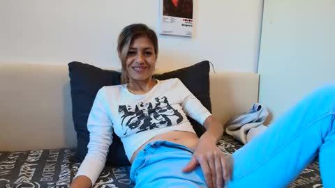 Snapshot of karladreamssex chatting on 09/27/25, 05:23 Crystyna online show from 09/27/25, 05:23