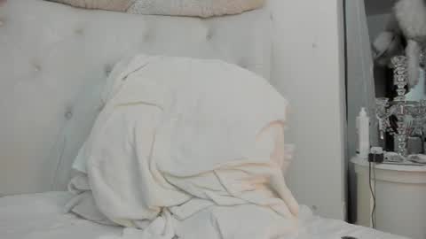 Snapshot of karlagirlfox chatting on 06/22/26, 06:10 KARLA A online show from 06/22/26, 06:10