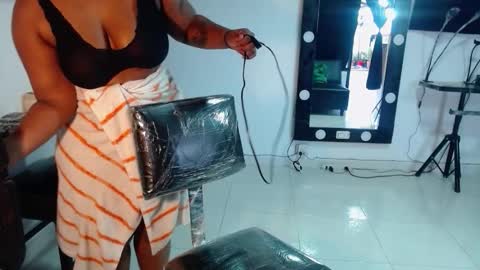 karlaluann online show from 10/21/25, 11:55