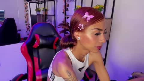 karlaslutskinny__ online show from 11/28/25, 04:04