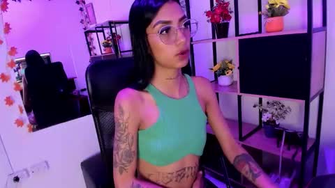 karlaslutskinny__ online show from 02/18/26, 09:44