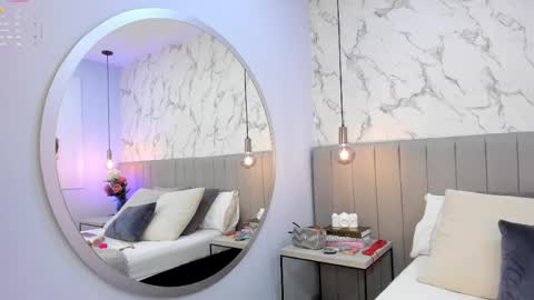 Snapshot of karlla_brown chatting on 04/07/26, 01:00 karlla_brown online show from 04/07/26, 01:00