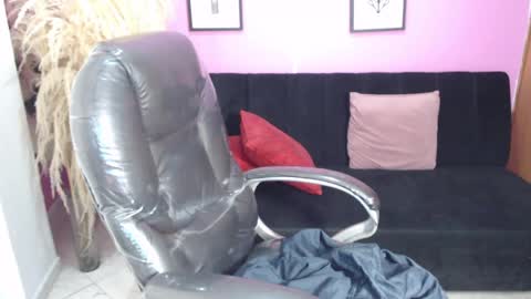 KARLYE online show from 09/19/25, 02:46