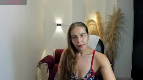 Snapshot of karlye_hot chatting on 06/11/26, 02:11 KARLYE online show from 06/11/26, 02:11