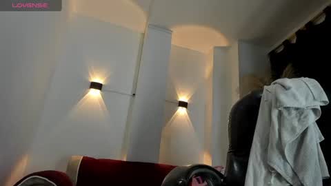 Snapshot of karlye_hot chatting on 07/12/26, 02:46 KARLYE online show from 07/12/26, 02:46