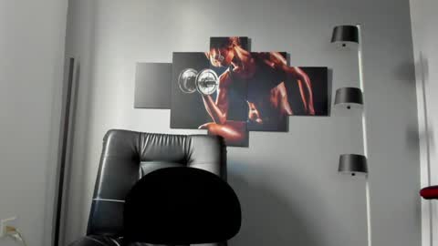 Snapshot of karlyjons_ chatting on 12/15/24, 05:20   online show from 12/15/24, 05:20