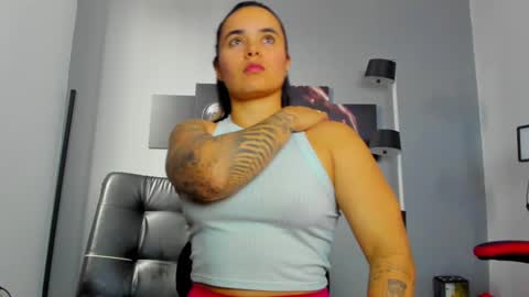 Snapshot of karlyjons_ chatting on 01/03/25, 05:10   online show from 01/03/25, 05:10