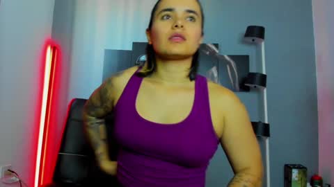 Snapshot of karlyjons_ chatting on 01/21/25, 01:11   online show from 01/21/25, 01:11