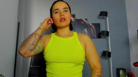 Snapshot of karlyjons_ chatting on 02/11/25, 01:51   online show from 02/11/25, 01:51