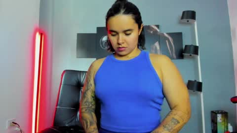 Snapshot of karlyjons_ chatting on 02/27/25, 04:53   online show from 02/27/25, 04:53