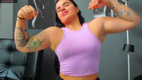 Snapshot of karlyjons_ chatting on 09/20/25, 03:46   online show from 09/20/25, 03:46