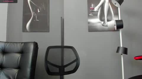 Snapshot of karlyjons_ chatting on 09/22/25, 04:31   online show from 09/22/25, 04:31