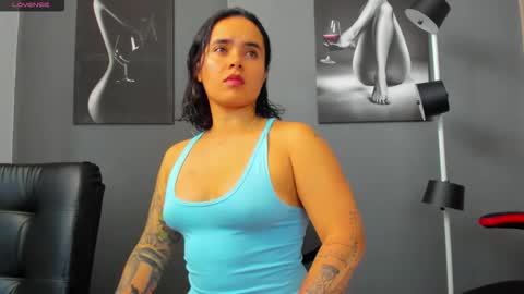 Snapshot of karlyjons_ chatting on 09/26/25, 05:17   online show from 09/26/25, 05:17