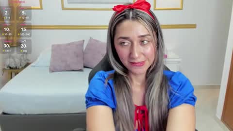 Snapshot of karlyy_ chatting on 10/30/25, 07:36 karlyy_ online show from 10/30/25, 07:36