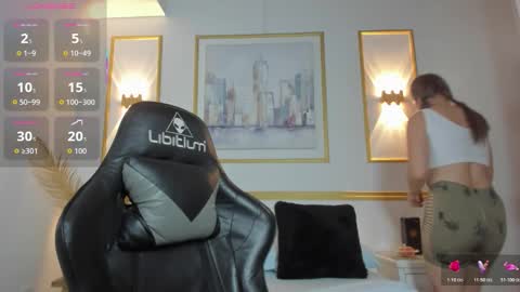 Snapshot of karlyy_ chatting on 11/27/25, 02:02 karlyy_ online show from 11/27/25, 02:02