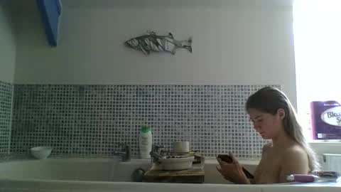 Snapshot of karmaqueen123 chatting on 04/19/26, 08:35 Karma Queen online show from 04/19/26, 08:35