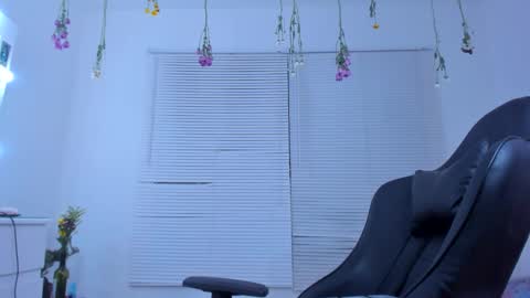 Snapshot of karodu chatting on 02/16/25, 01:47 Karo online show from 02/16/25, 01:47