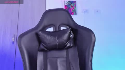 Snapshot of karodu chatting on 11/14/25, 02:54 Karo online show from 11/14/25, 02:54