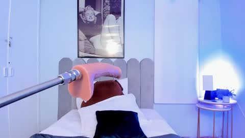 Snapshot of karol_page1 chatting on 03/07/25, 07:08 KAROL online show from 03/07/25, 07:08