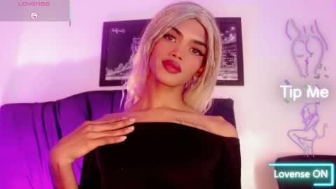 Snapshot of karol_vanessa__ chatting on 03/17/26, 07:17 karol Vanessa online show from 03/17/26, 07:17