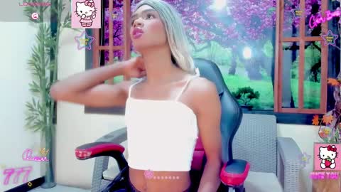 Snapshot of karol_vanessa__ chatting on 03/19/26, 11:25 karol Vanessa online show from 03/19/26, 11:25