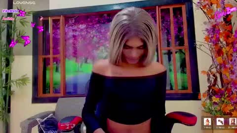 Snapshot of karol_vanessa__ chatting on 03/25/26, 11:16 karol Vanessa online show from 03/25/26, 11:16