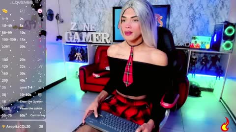 Snapshot of karol_vanessa__ chatting on 04/11/26, 08:07 karol Vanessa online show from 04/11/26, 08:07