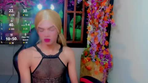 Snapshot of karol_vanessa__ chatting on 04/25/26, 01:41 karol Vanessa online show from 04/25/26, 01:41