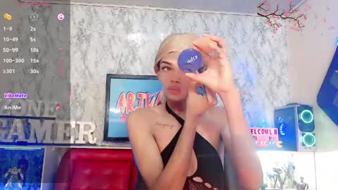 Snapshot of karol_vanessa__ chatting on 04/30/26, 11:49 karol Vanessa online show from 04/30/26, 11:49