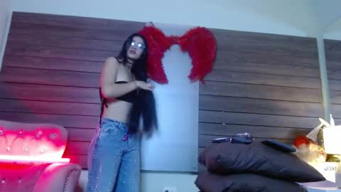karol_yesenia online show from 10/21/25, 02:40
