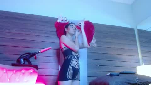 karol_yesenia online show from 10/23/25, 03:44