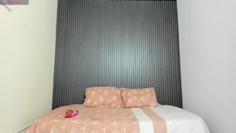 Snapshot of karola_cute_ chatting on 03/17/26, 02:27 katalina online show from 03/17/26, 02:27