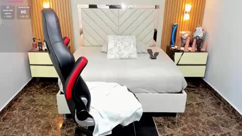 Karol and Luna online show from 09/17/25, 02:24