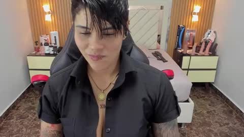 Karol and Luna online show from 09/26/25, 02:37