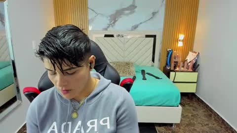 Karol and Luna online show from 10/14/25, 02:34