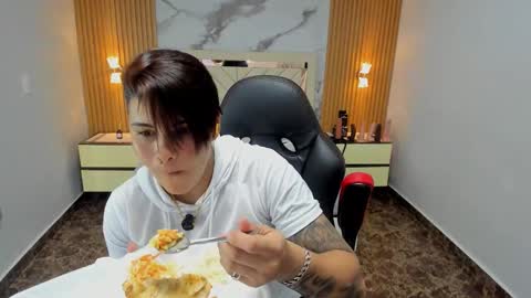 Karol and Luna online show from 02/17/26, 07:42