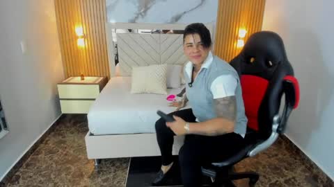 Snapshot of karolandluna chatting on 05/30/26, 12:46 Karol and Luna online show from 05/30/26, 12:46