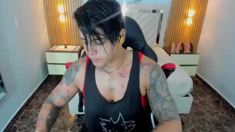 Snapshot of karolandluna chatting on 06/14/26, 02:24 Karol and Luna online show from 06/14/26, 02:24