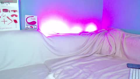 Kira online show from 12/09/24, 09:49