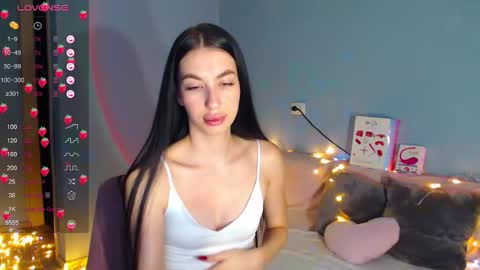 Kira online show from 10/06/25, 02:09