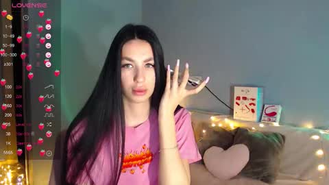 Snapshot of karolina_hottie_ chatting on 12/02/25, 01:55 Kira online show from 12/02/25, 01:55