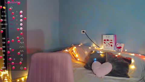 Snapshot of karolina_hottie_ chatting on 02/07/26, 02:04 Kira online show from 02/07/26, 02:04