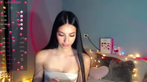 Snapshot of karolina_hottie_ chatting on 02/12/26, 02:17 Kira online show from 02/12/26, 02:17